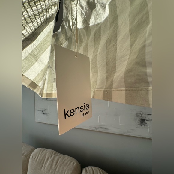 Kensie Crop Top - SIZE XS - NWT - Picture 3 of 6